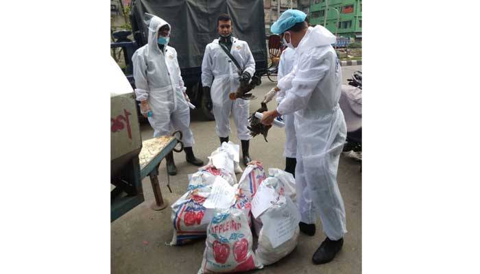 বোনাসের টাকায় ৮৫ পরিরবারকে ঈদ উপহার দিল পুলিশ