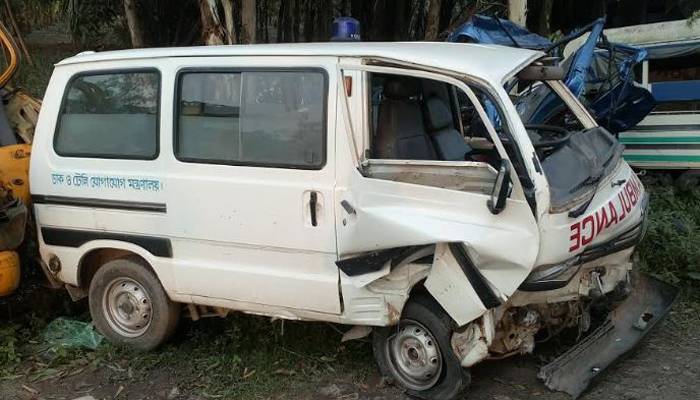 সিরাজগঞ্জের অ্যাম্বুলেন্স রংপুরে, ব্যক্তিগত কাজে ব্যবহারের অভিযোগ