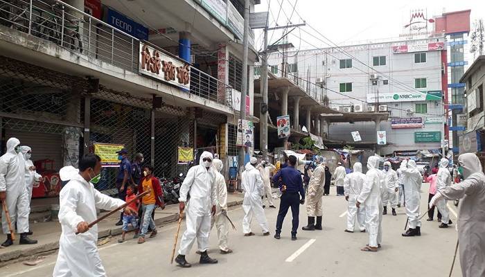 আড়াইহাজারে নিষেধাজ্ঞা অমান্য করে মার্কেট খোলায়...