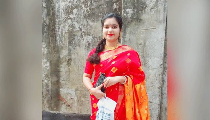 বন্ধ মেসে বই-খাতা নিতে এসে লাশ হলেন কলেজছাত্রী