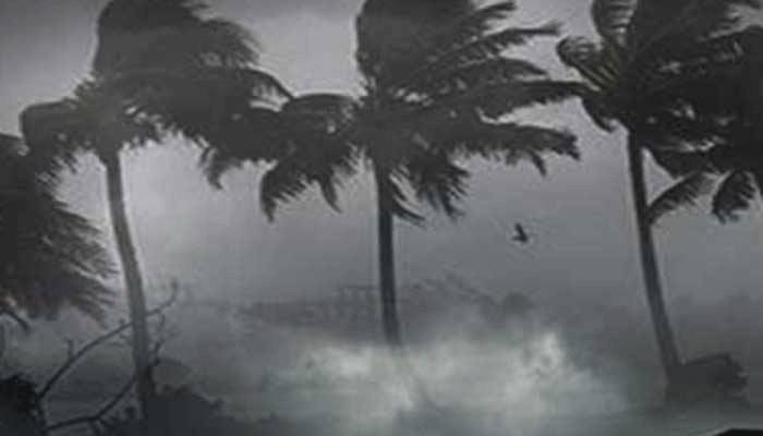 বগুড়ায় কালবৈশাখী ঝড়ে উপড়ে গেছে বাড়ি ঘর গাছপালা