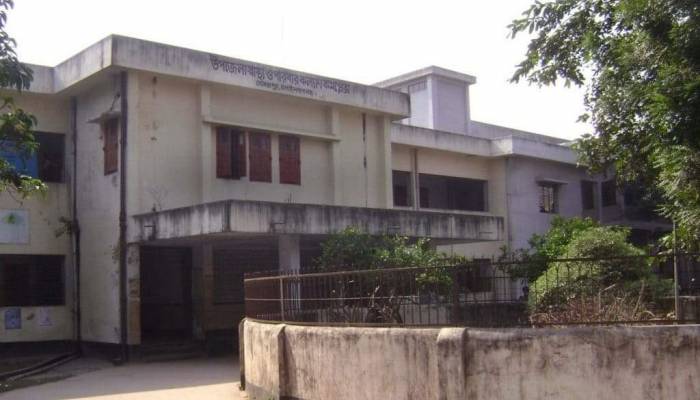 গোমস্তাপুরে করোনা উপসর্গ নিয়ে কিশোরের মৃত্যু