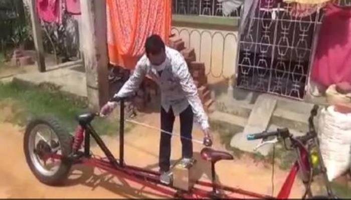 সামাজিক দূরত্ব মেনে করোনা বাইক তৈরি