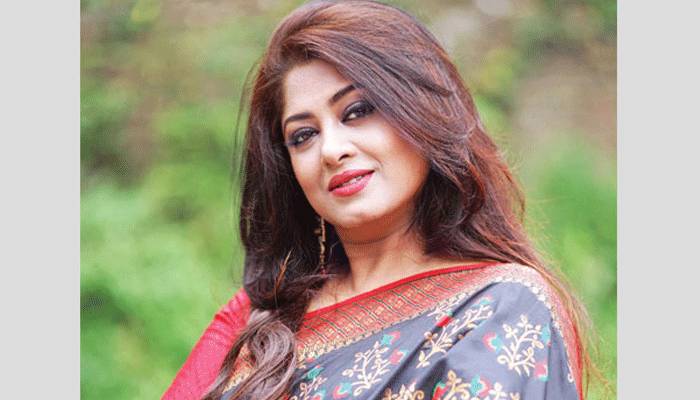 মৌসুমীর নামে প্রতারণা