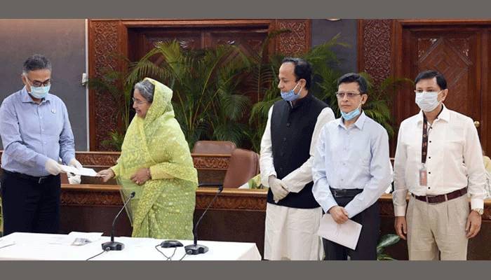 প্রধানমন্ত্রীর ত্রাণ তহবিলে ৩৮ কোটি টাকা দিল শিক্ষা মন্ত্রণালয়