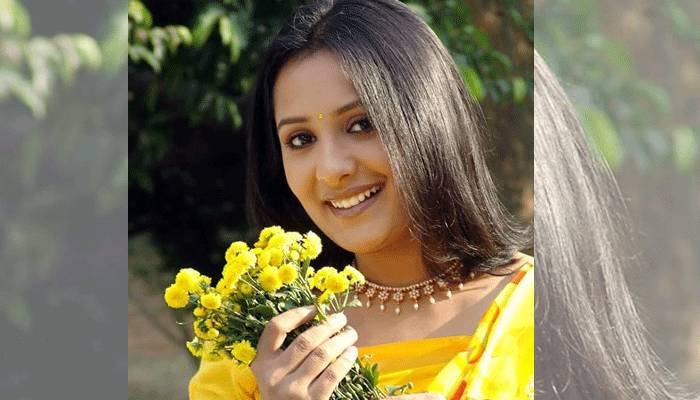 মাকে নিয়ে অপি করিমের গান