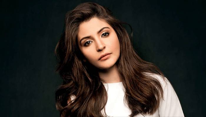 আনুশকাকে পাঠানো হলো আইনি নোটিশ