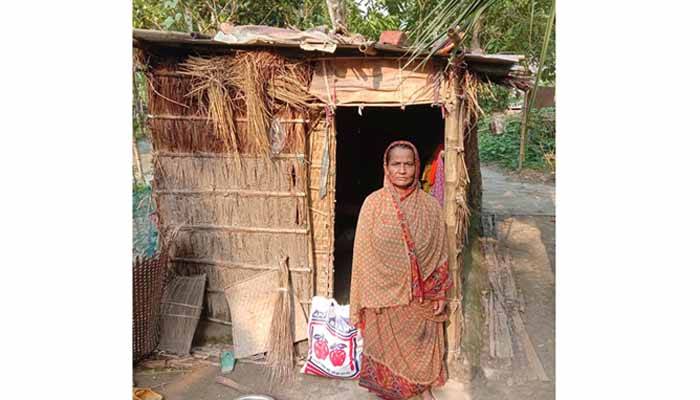 ঝড়ে `উড়ে যেতে পারে` হাবিজার সংসার