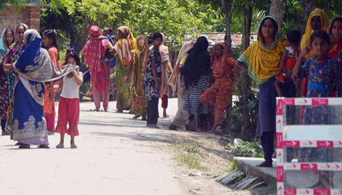 খোকসায় গ্রেফতার আতঙ্কে পুরুষ শূন্য একটি গ্রাম