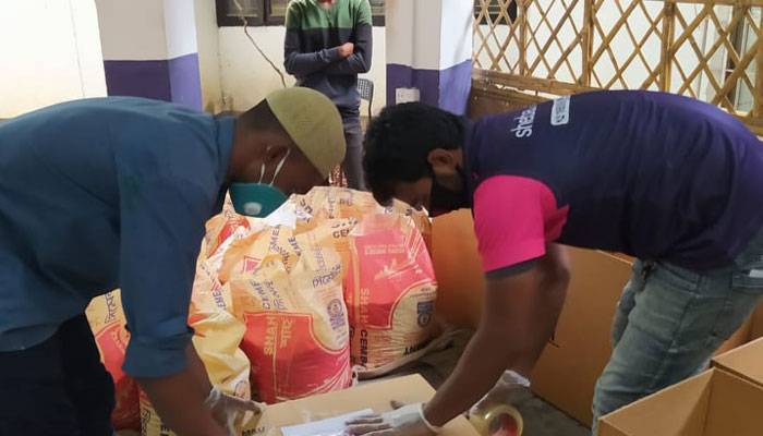 'মিশন সেভ বাংলাদেশ’ থেকে ১১০ পরিবারকে ১০ দিনের খাবার