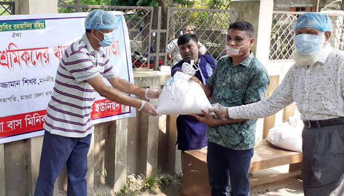 মাগুরায় ১৭৫০ মোটর শ্রমিকের পাশে খাদ্যসহায়তা নিয়ে এমপি শিখর