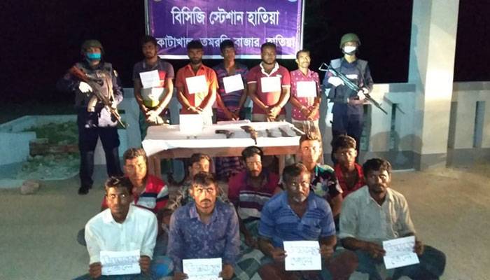 হাতিয়ায় অপহৃত ৯ জেলে উদ্ধার, অস্ত্রসহ আটক ৫