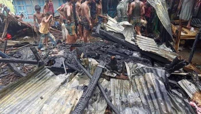সন্দ্বীপে আগুনে পুড়লো ৬ লাখ টাকাসহ বসতবাড়ি