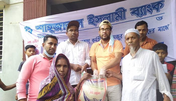 শাহ্জালাল ইসলামী ব্যাংক ফরিদপুর শাখার সপ্তাহব্যাপী ত্রাণ বিতরণ