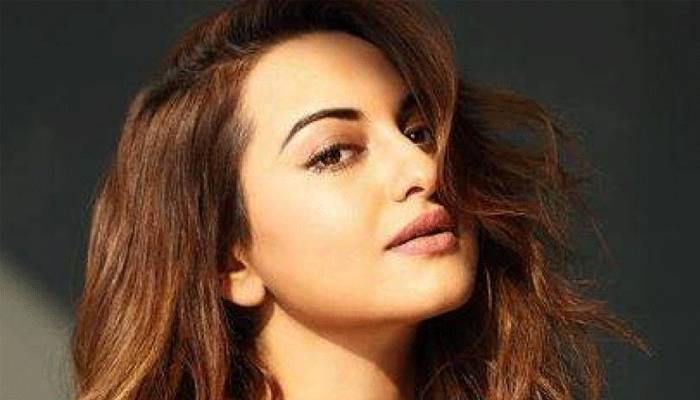 এবার দিনমজুরদের পাশে সোনাক্ষী