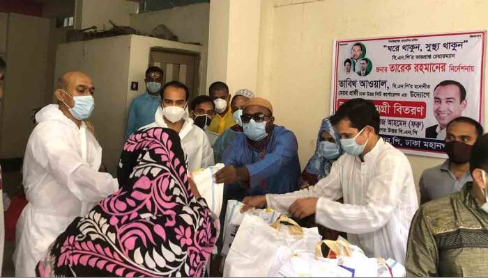 উত্তর সিটির সব ওয়ার্ডে খাদ্যসামগ্রী বিতরণ করলেন তাবিথ আউয়াল