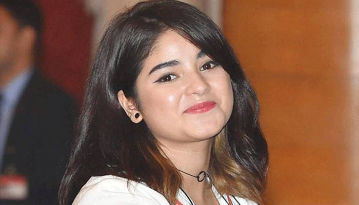ভারতে পঙ্গপালের হামলাকে পাপের ফল বললেন ‘দঙ্গল’ অভিনেত্রী
