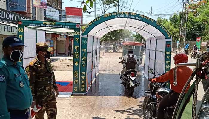 খুলনায় সেনাবাহিনীর করোনা জীবাণুমুক্ত টানেল উদ্বোধন