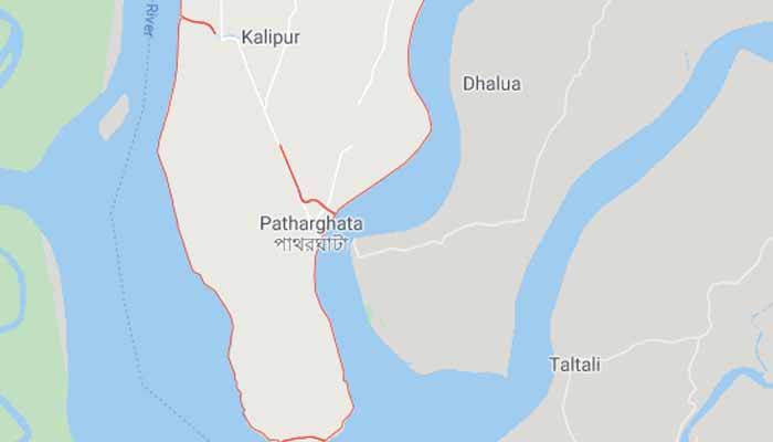 আশ্রয়কেন্দ্রে নারীর শ্লীলতাহানি, নালিশ করায় ১০ জনকে কুপিয়ে জখম