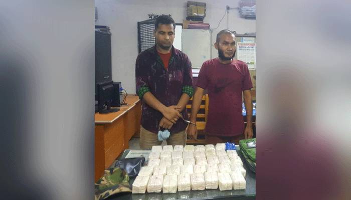 কর্ণফুলীতে প্রাইভেটকারে মিলল ৮০ হাজার ইয়াবা, আটক ২
