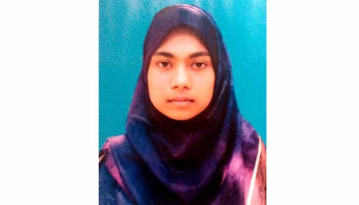 চিকিৎসক হওয়ার স্বপ্ন পূরণে দারিদ্র্যই বাধা সুমাইয়ার