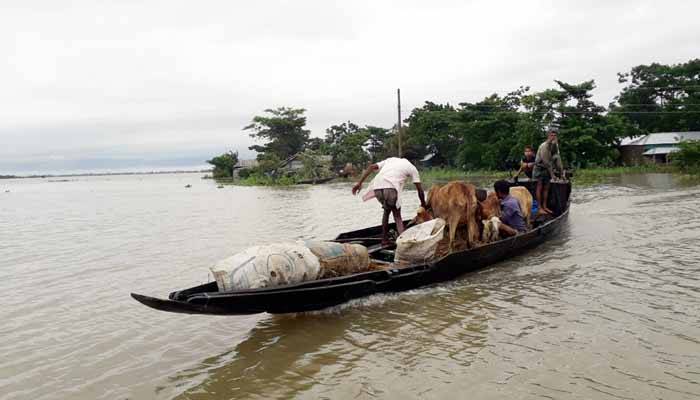 ‘পানি না কমলে নিজে মরমু, পোলাপানও মরবো’