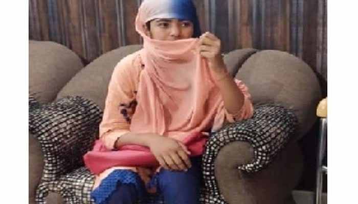 ২৫ স্কুলে চাকরি, কোটি রুপি বেতন, অবশেষে গ্রেপ্তার