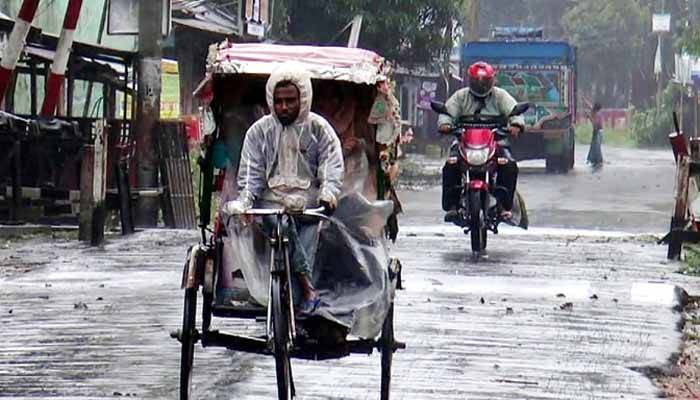 কুড়িগ্রামে অবিরাম বৃষ্টিতে বিপর্যস্ত জনজীবন