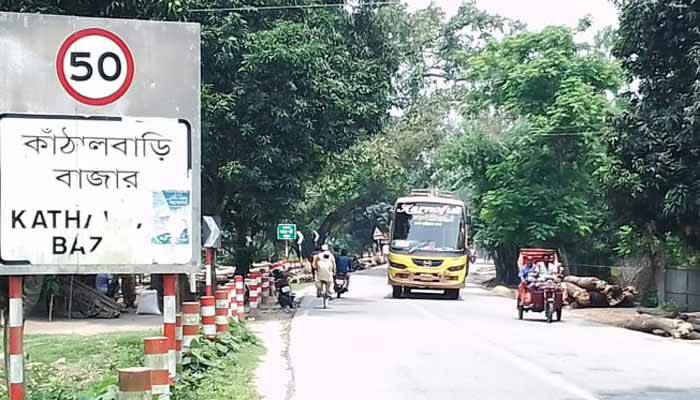 মিনি ট্রাকের ধাক্কায় মোটরসাইকেল আরোহী নিহত