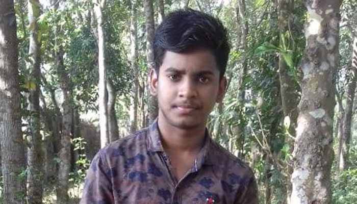 শ্রমিক বাবার স্বপ্ন পূরণে এহসানের বাধা দারিদ্র্য