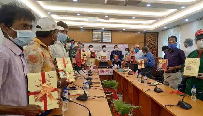 বরগুনার ১শ’ জন মুক্তিযোদ্ধার স্মৃতিকথা নিয়ে বইয়ের মোড়ক উম্মোচন