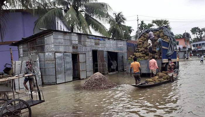 সুনামগঞ্জে বন্যা পরিস্থিতির অবনতি, দুর্ভোগে মানুষ