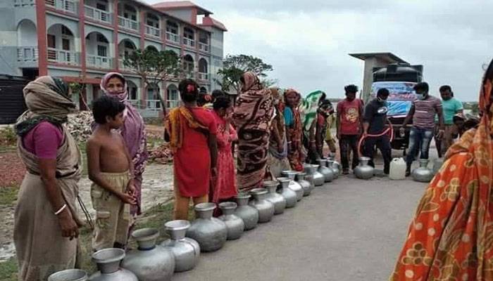 আম্পানে ক্ষতিগ্রস্ত শ্যামনগরে খাবার পানির তীব্র সংকট