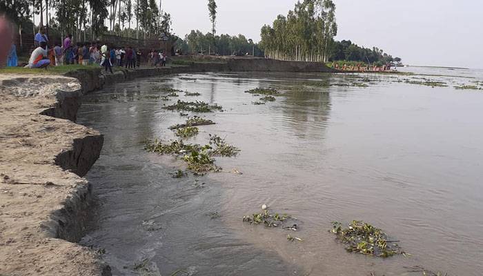 যুমনায় বাড়ছে পানি, ফুলছড়িতে শুরু হয়েছে ভাঙন