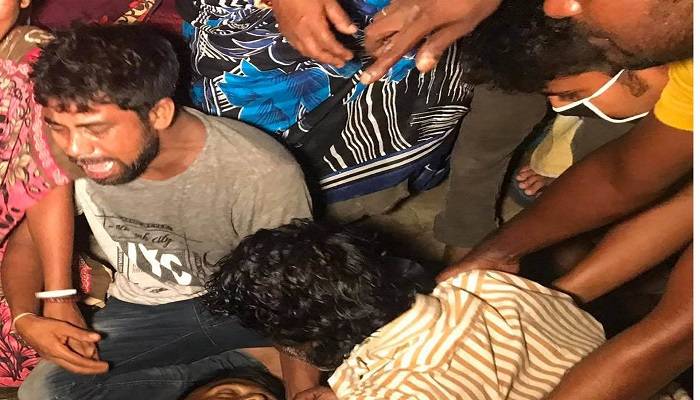 বাসের ধাক্কায় বাবা-মা ও মেয়ের মৃত্যু, ছেলে হাসপাতালে