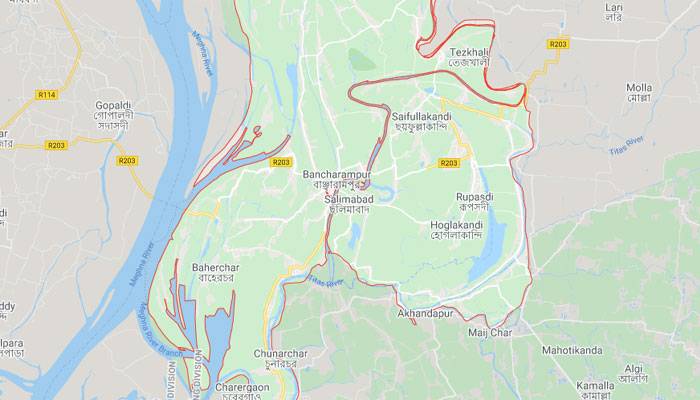 বাঞ্ছারামপুরে প্রধানমন্ত্রীর উপহারের তালিকায় ইউপি সদস্যের স্বজনরা