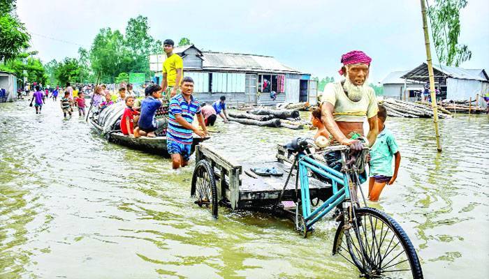 আট জেলায় বন্যার আরও অবনতি