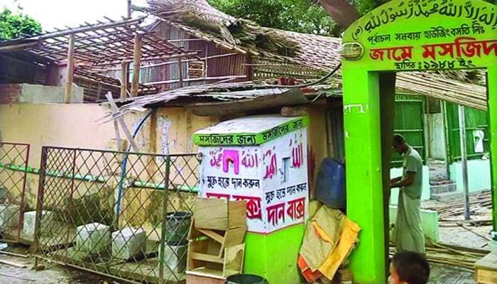 চট্টগ্রামে মিলেমিশে দখল
