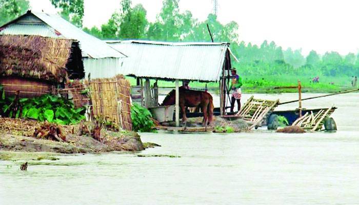 আকস্মিক বন্যা উত্তর ও পূর্বাঞ্চলে