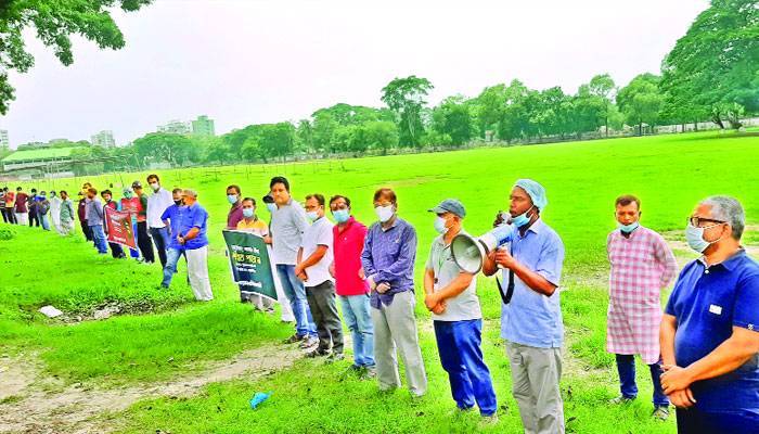 সীমানাপ্রাচীর নিয়ে সমালোচনার ঝড়