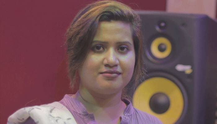 ন্যান্সি গাইলেন নতুন ধারার গান