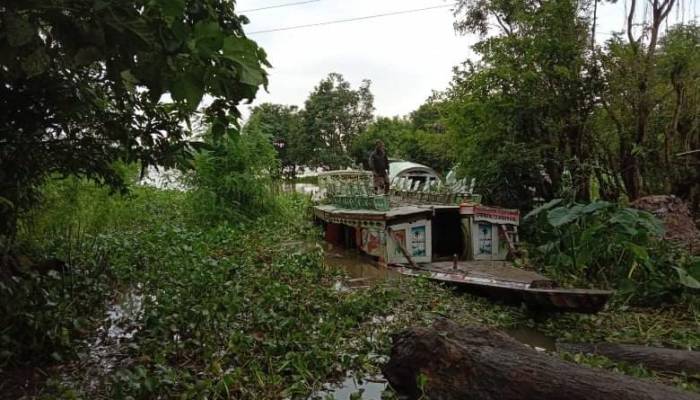 কালনী নদীতে ট্রলার ডুবে ২ জনের মৃত্যু