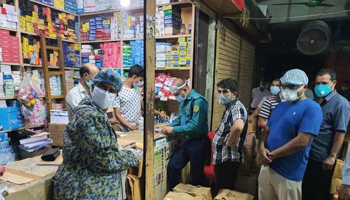 ক্রেতা সেজে পুলিশের অভিযান, দুই ওষুধ ব্যবসায়ী গ্রেপ্তার