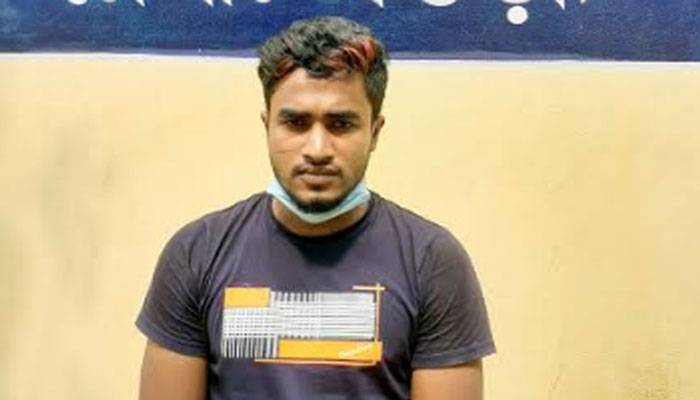 আদমদীঘিতে কলেজছাত্রীর নগ্ন ছবি ফেসবুকে, যুবক গ্রেপ্তার