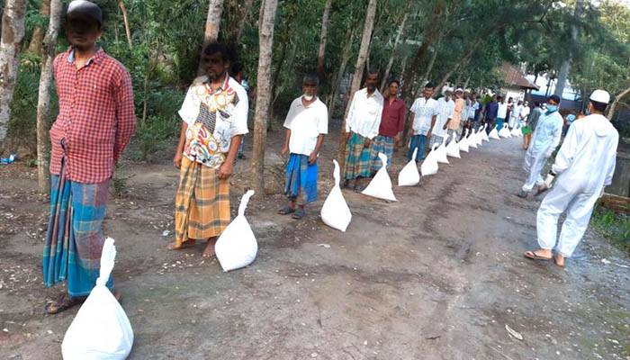 উপকূলে ২৭০০ পরিবারের পাশে ‘স্বপ্ন নিয়ে’