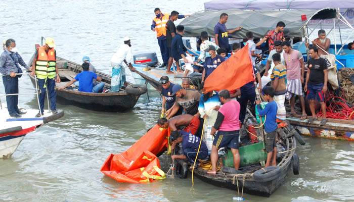 ডুবে যাওয়া লঞ্চ থেকে আরও এক মরদেহ উদ্ধার