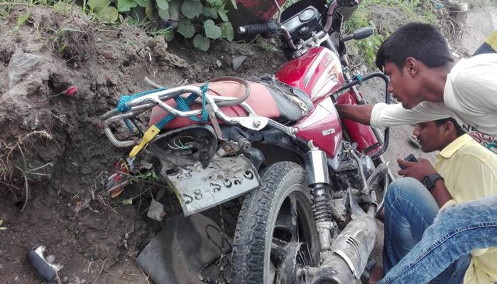 মিরসরাইয়ে পিকআপ ভ্যানের ধাক্কায় ২ মোটরসাইকেল আরোহী নিহত