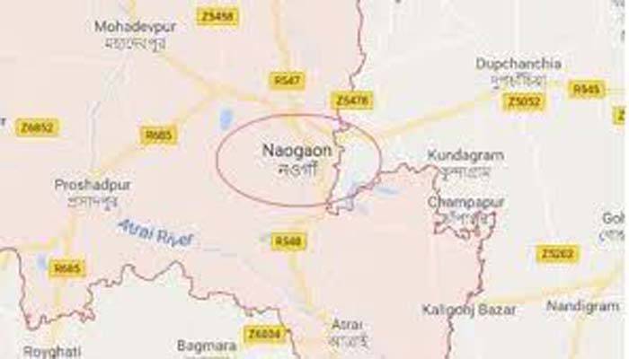 নওগাঁয় ট্রাক্টর উল্টে শ্রমিকের মৃত্যু