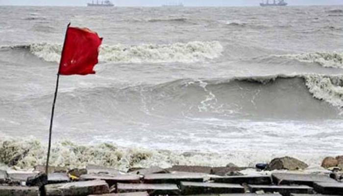 বন্দরে ৩ নম্বর সতর্ক সংকেত