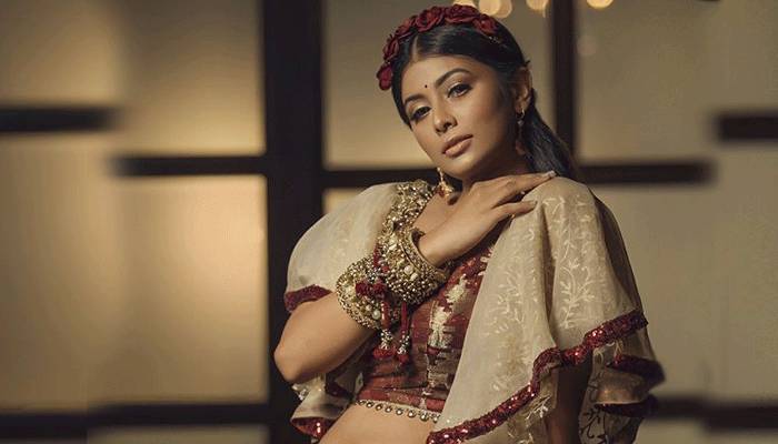 ক্যামেরার সামনে দাঁড়ানোর জন্য ছটফট করেছি: টয়া